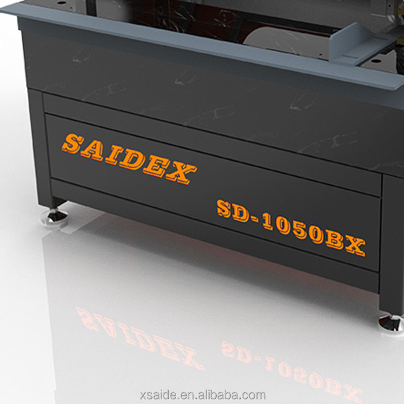 Yüksek Hızlı Akrilik Yaprak Polişleme ve Döşeme Makinesi 2.5KW 0-60° Kesme Köşesi