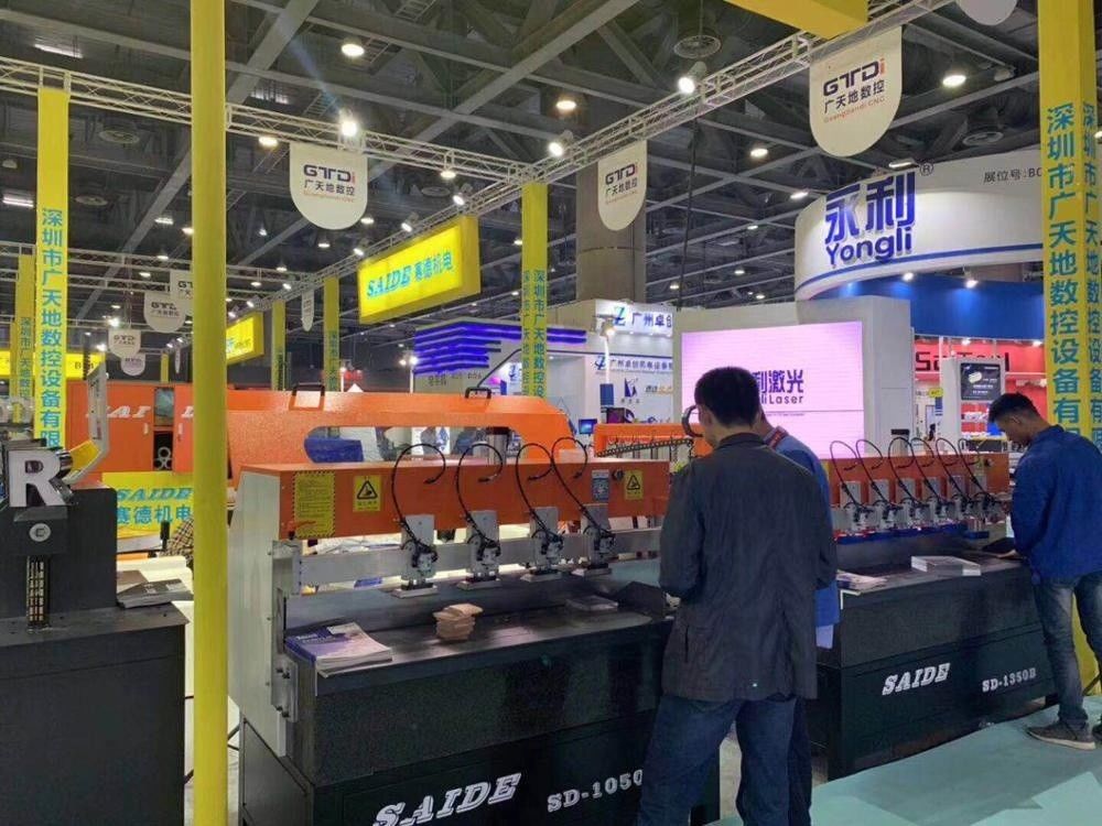 Guangzhou Sd-1050B Makineleri Küçük Otomatik Beveled Edge Mirror Yüzeyi Elektro Polisher Elektrik Elmas Akrilik Polishing Makinesi