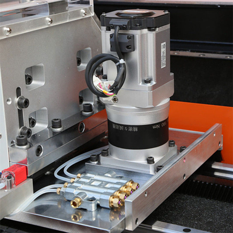 Salıngın Önleyici Bölme Üretim Ekipmanı SD-R70 Yüksek Hızlı R-açılı Kenar Kesme Makinesi Otomatik Akrilik PMMA Pah Kırma Makinesi