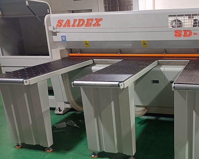 Yüksek hassasiyet toleransı 0.1mm 2600 Tahta Çakma Makinesinin Ahşap İşleme Akrilik Kesme
