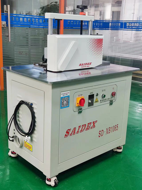 Akrilik kesme makinesi PC ((Polikarbonat) Tahta Çamfering Polishing Slotting Machine Polish At The Same Time