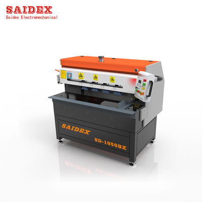 Yüksek Hızlı Akrilik Yaprak Polişleme ve Döşeme Makinesi 2.5KW 0-60° Kesme Köşesi